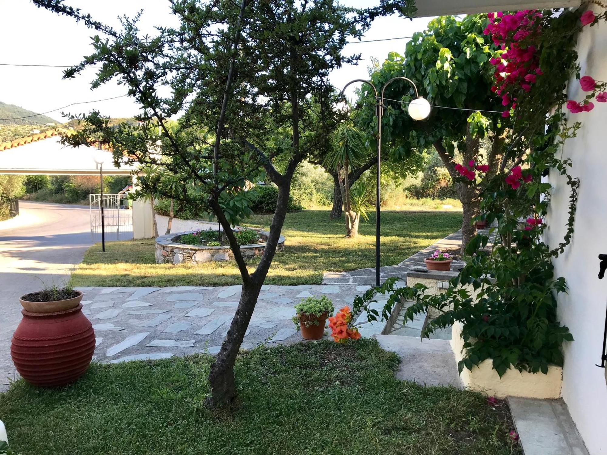 Pansion Episkopi Studios Скопелос Екстериор снимка